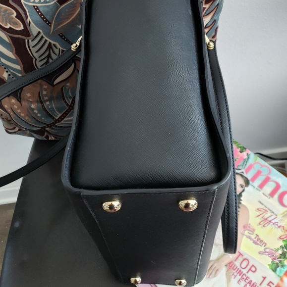 Large Tote - Picture 3 of 5